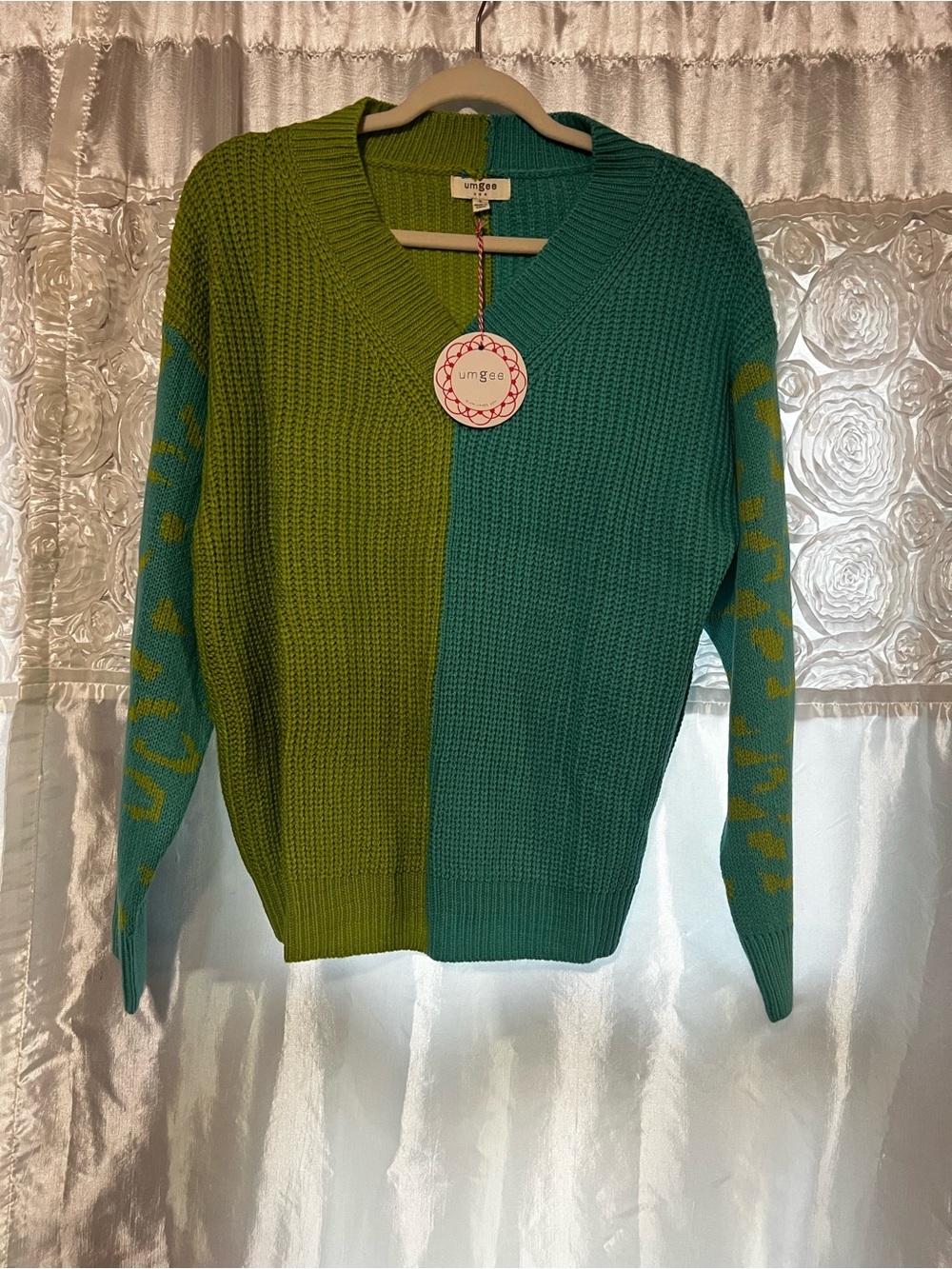 Umgee Two-Tone Green & Teal V-Neck Sweater